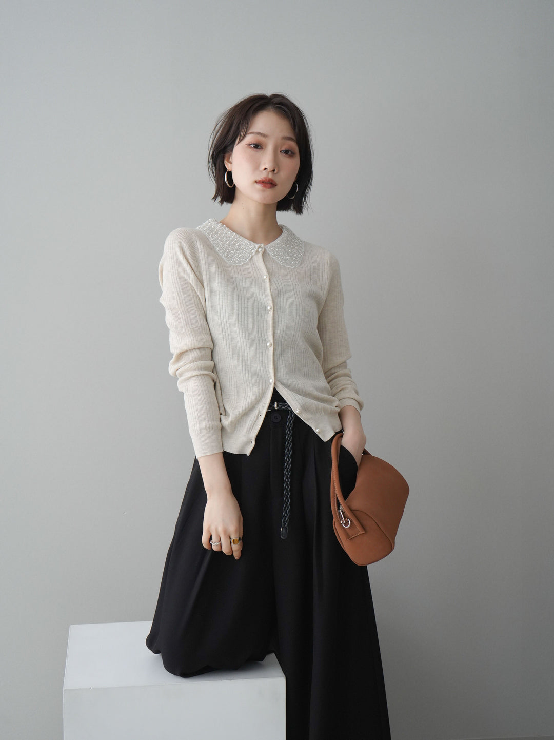 [SET]ビジュー襟パールボタンニットカーディガン+編み込みベルト付タックワイドパンツ(2set)