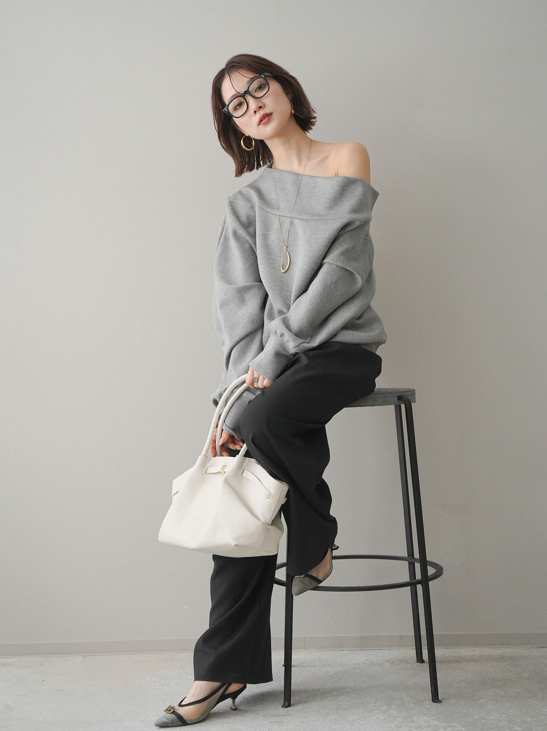 [予約]アシンメトリーオフショルポンチプルオーバー/gray