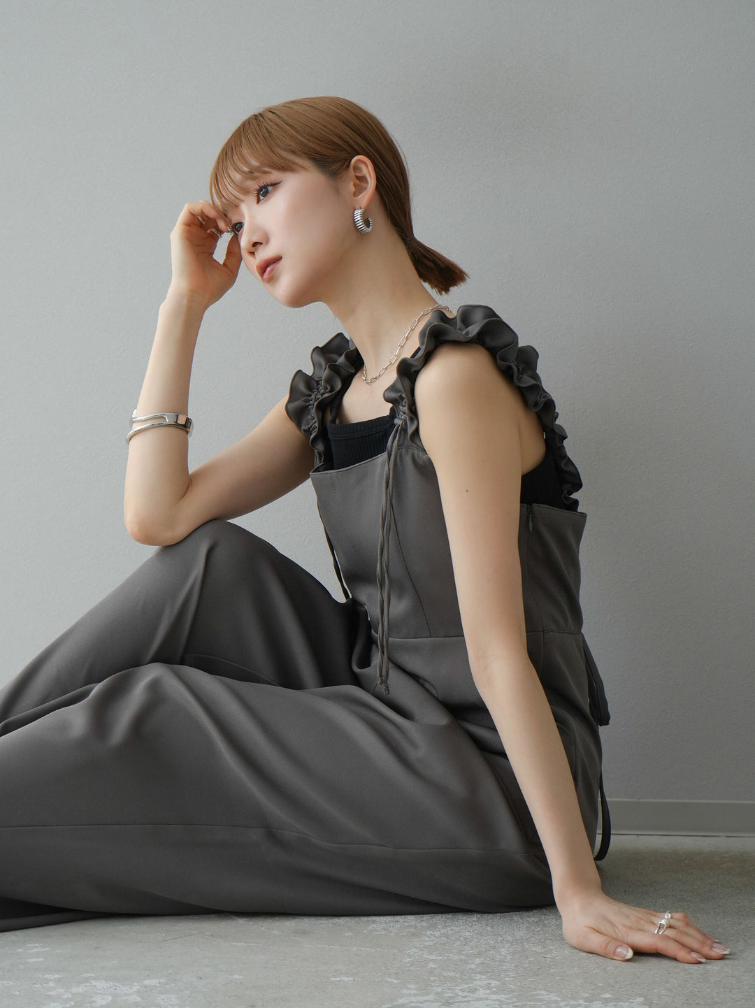[預訂] 繫帶荷葉邊連身衣/灰色