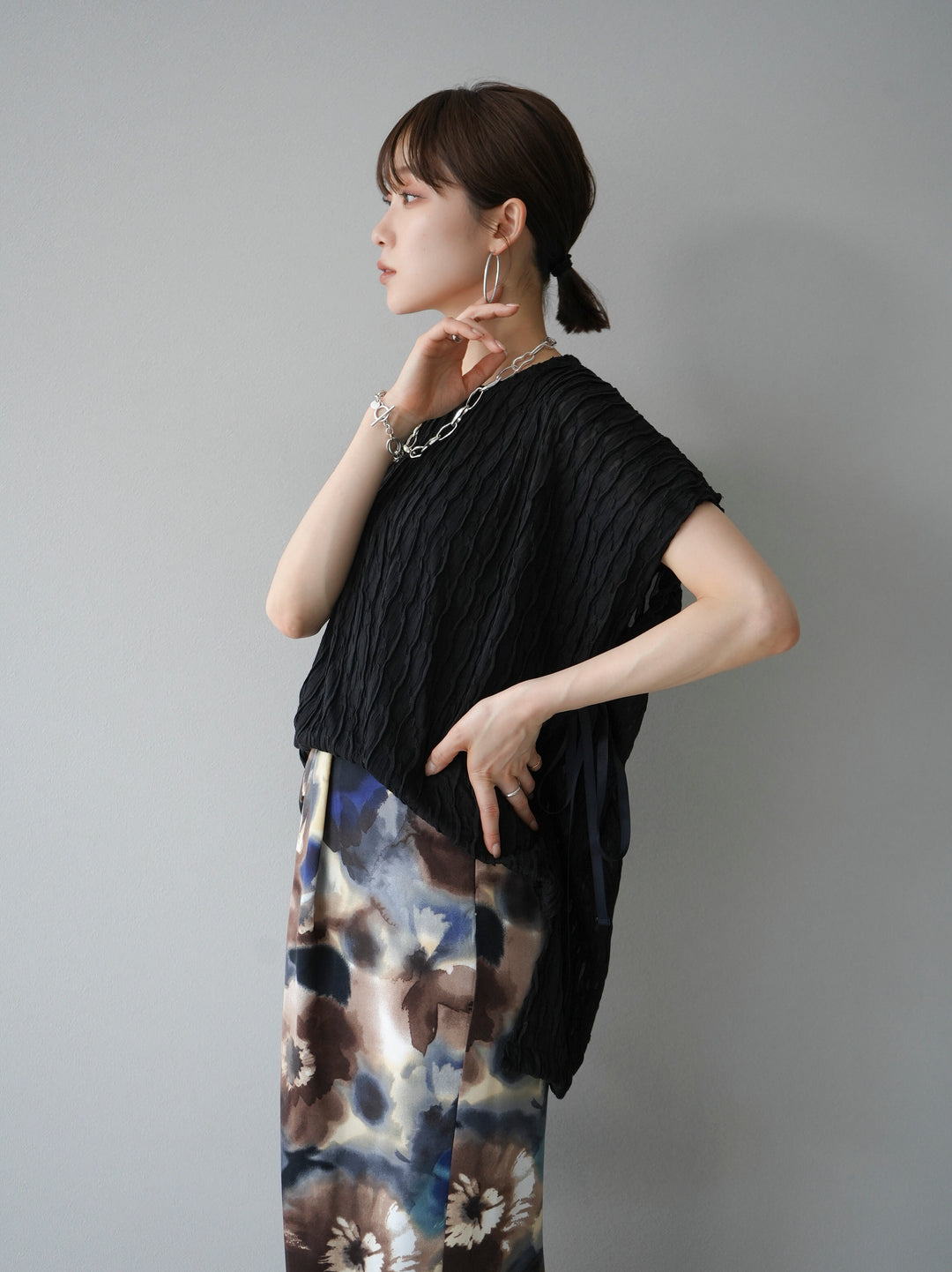 [Pre-order] Arm shirring sheer design mellow pullover/black