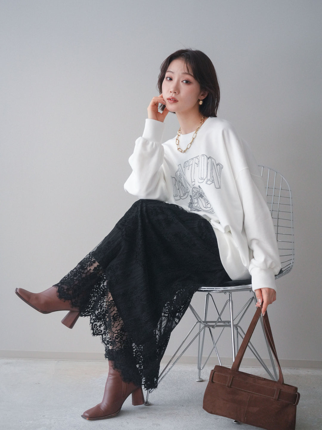 [予約]カレッジロゴ刺繍BIGスウェットプルオーバー/offwhite