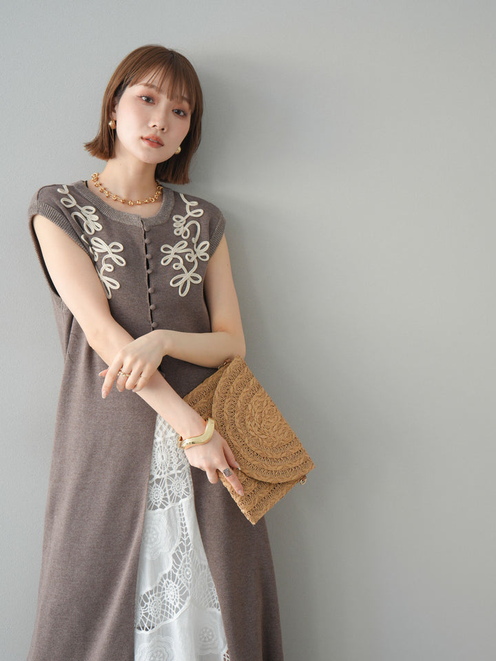 【預購】前開衩繩繡花針織洋裝/摩卡色