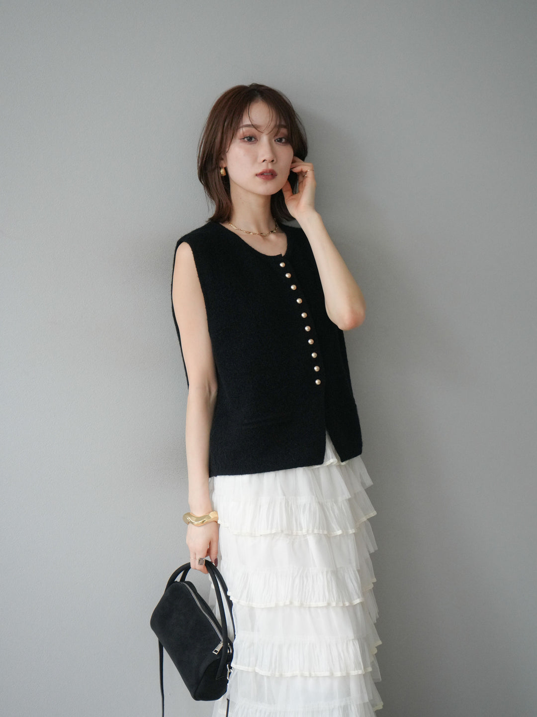 [予約]ゴールドボタンコンパクトニットベスト/ブラック