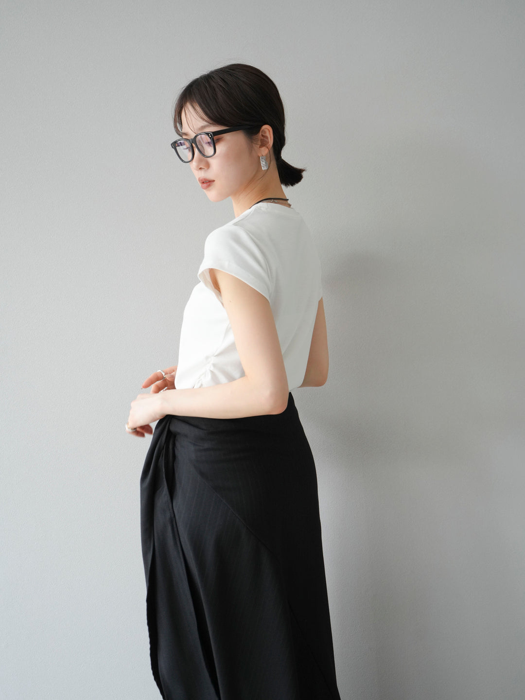 [SET]刺繍ロゴTシャツ＆レザーポーチネックレスSET +サイド巻きツイルスカート(2set)