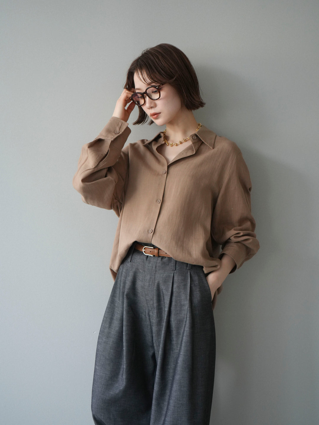 [予約]バックVレースデザインシャツ/beige