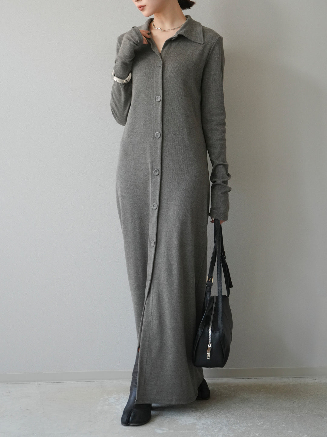 [予約]襟付きカットリブボタンワンピース/チャコール