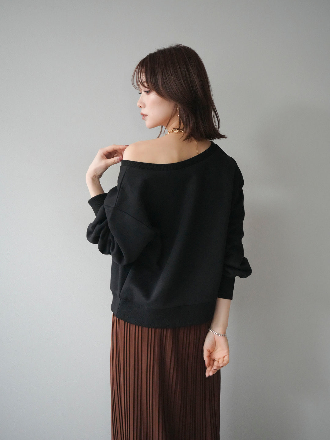 [予約]プレート付裏起毛ワンショルプルオーバー/black