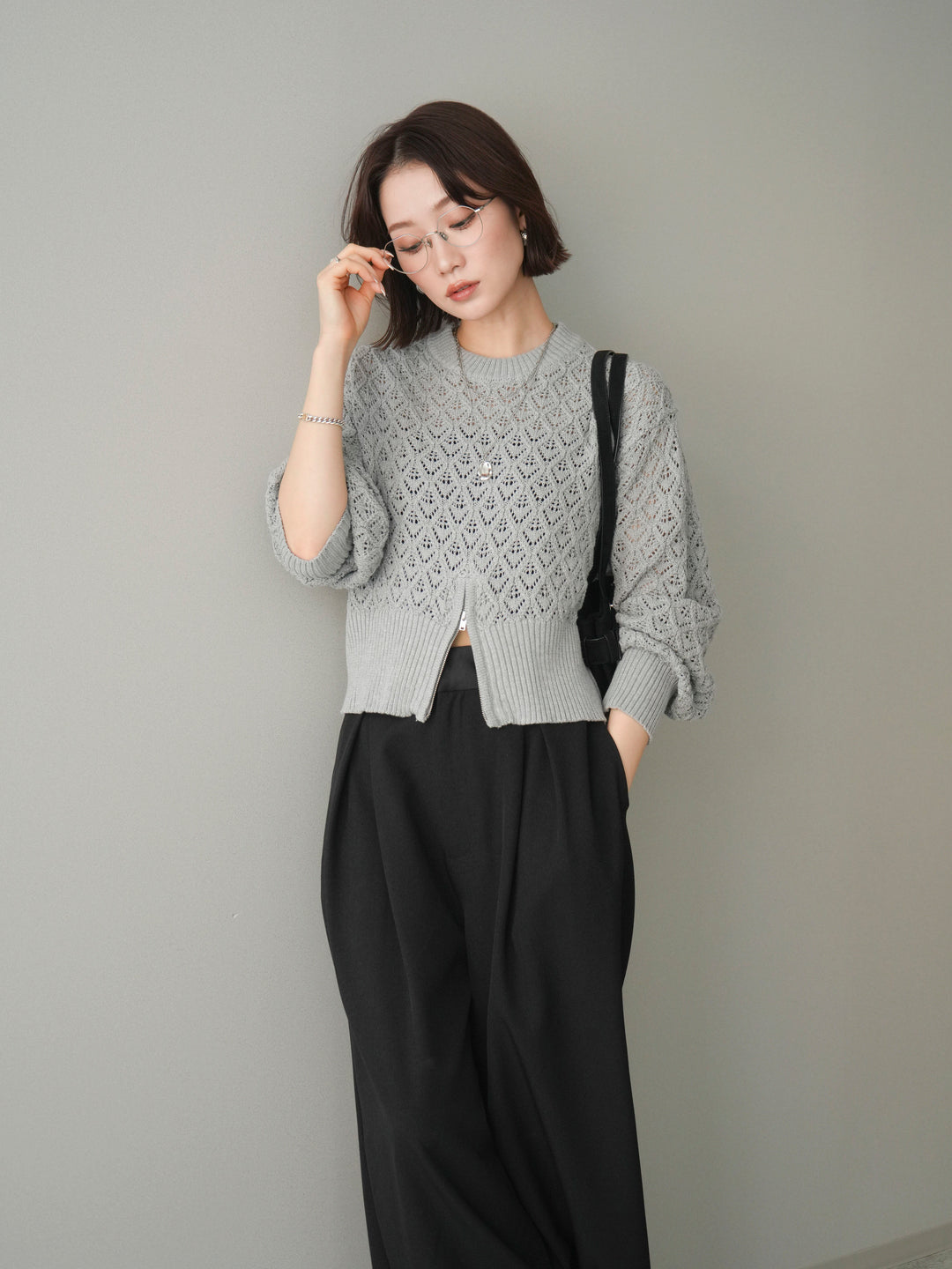 [予約]透かし編みフロントジップスリットニットプルオーバー/gray