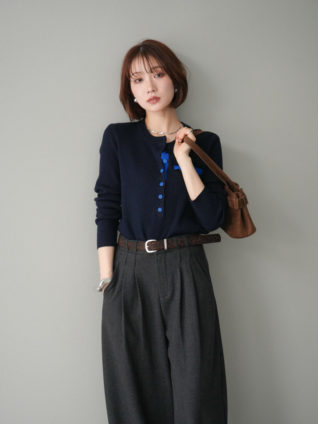 [SET]バイカラーデザインポケット配色ヘンリーネックニットソー+アニマル柄ベルト付きウールタッチワイドパンツ(2set)