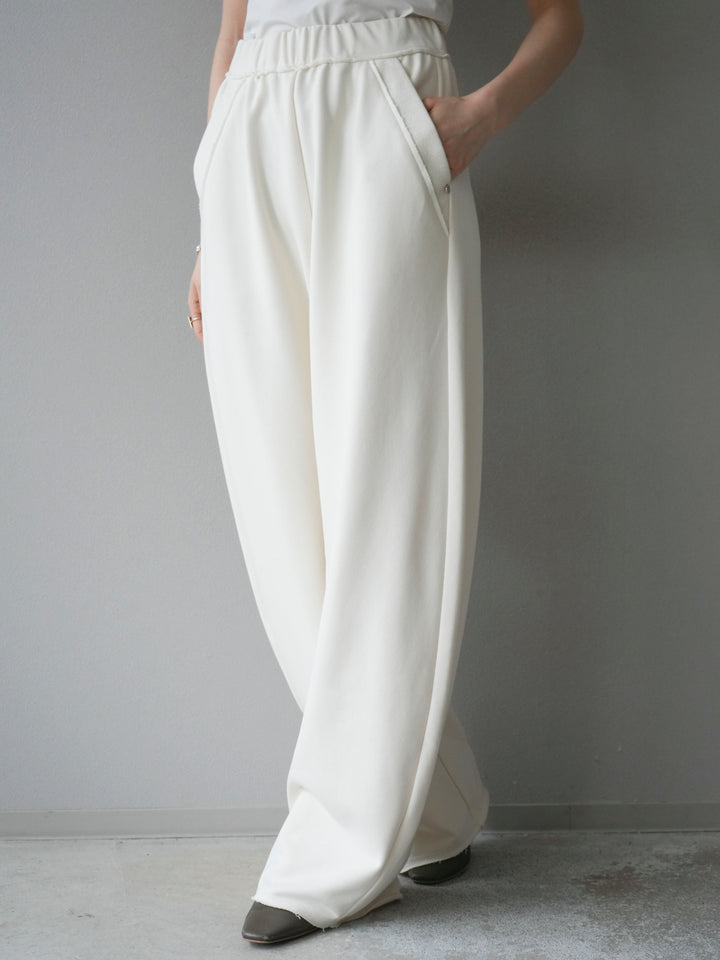 [予約]アウトシームカットオフスエットパンツ/white