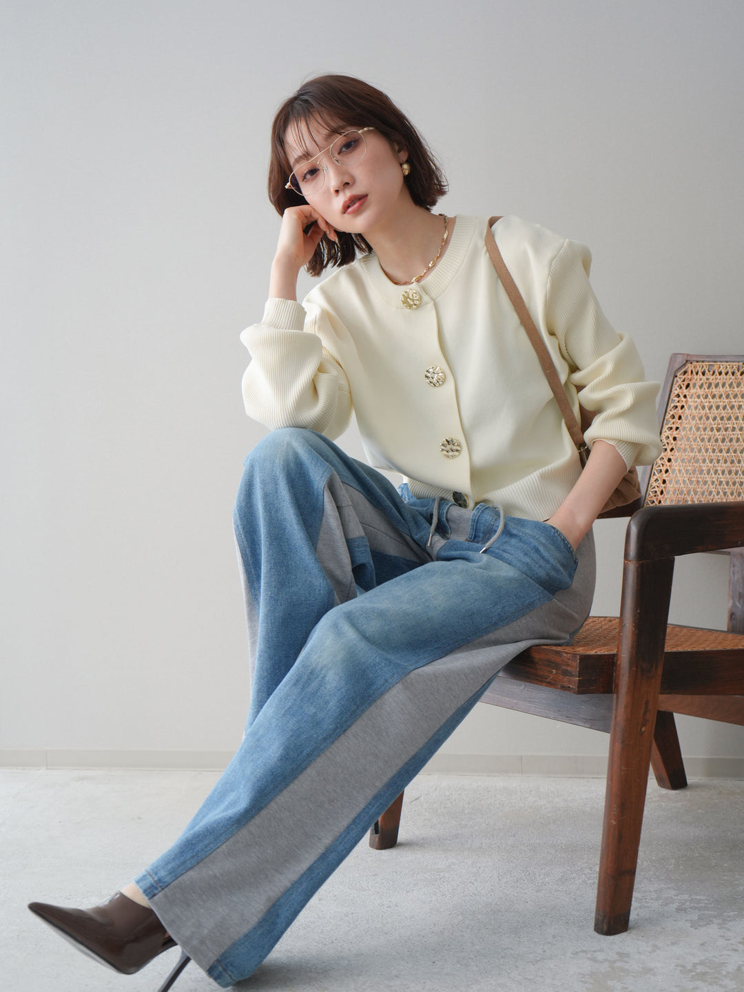 [SET]メタルボタンクルーネックニットカーディガン+デニム切替スウェットパンツ(2set)