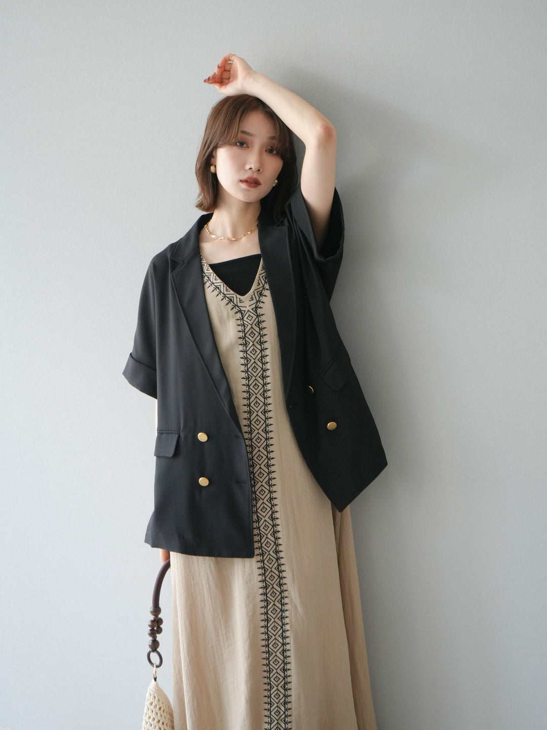 【預購】刺繡V領洋裝/米色