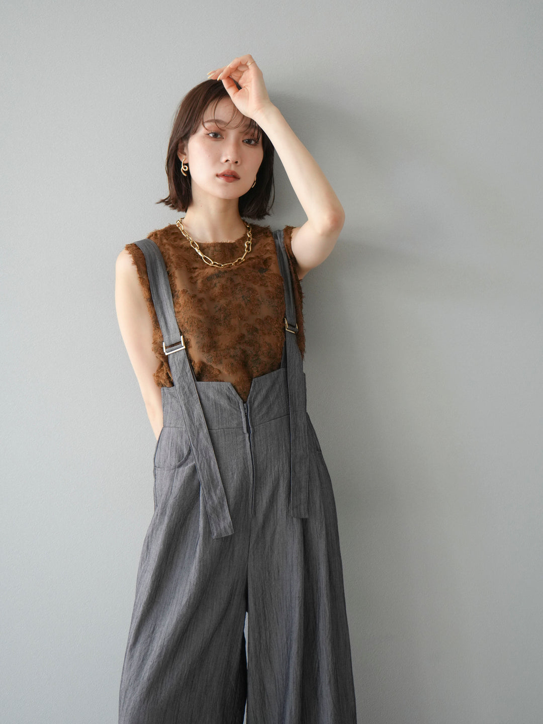 [SET]ストリングデザインハイウエストサロペット+ニュアンスフリンジジャガードノースリーブブラウス(2set)