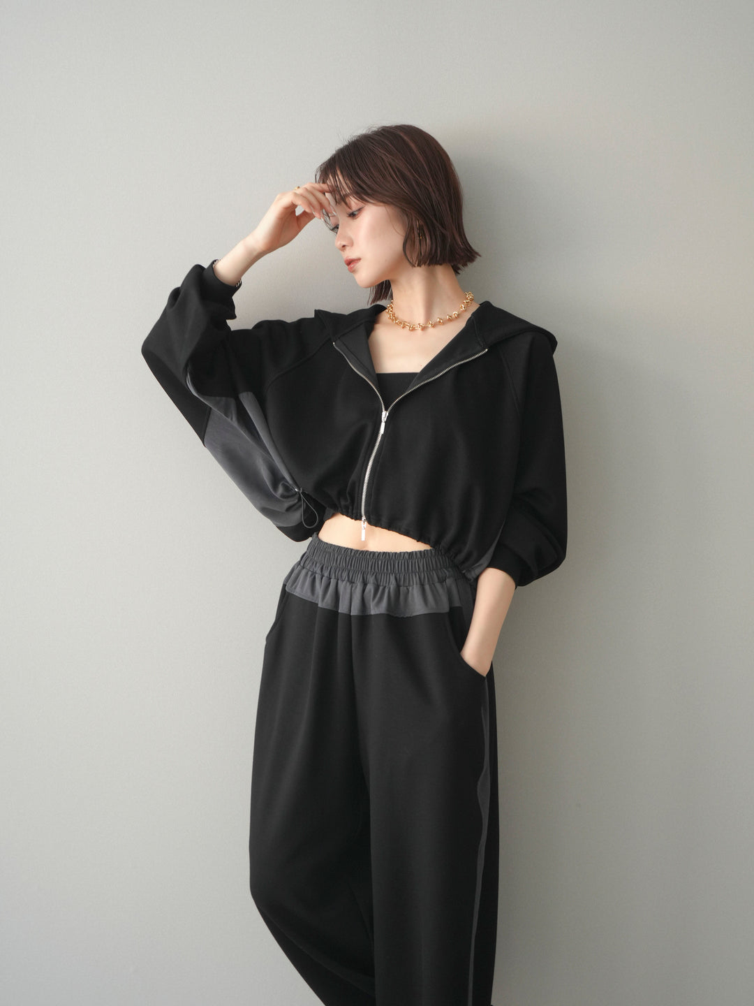 [SET]バイカラー異素材ライトポンチクロップドZIPフーディー+バイカラー異素材サイドラインライトポンチパンツ(2set)