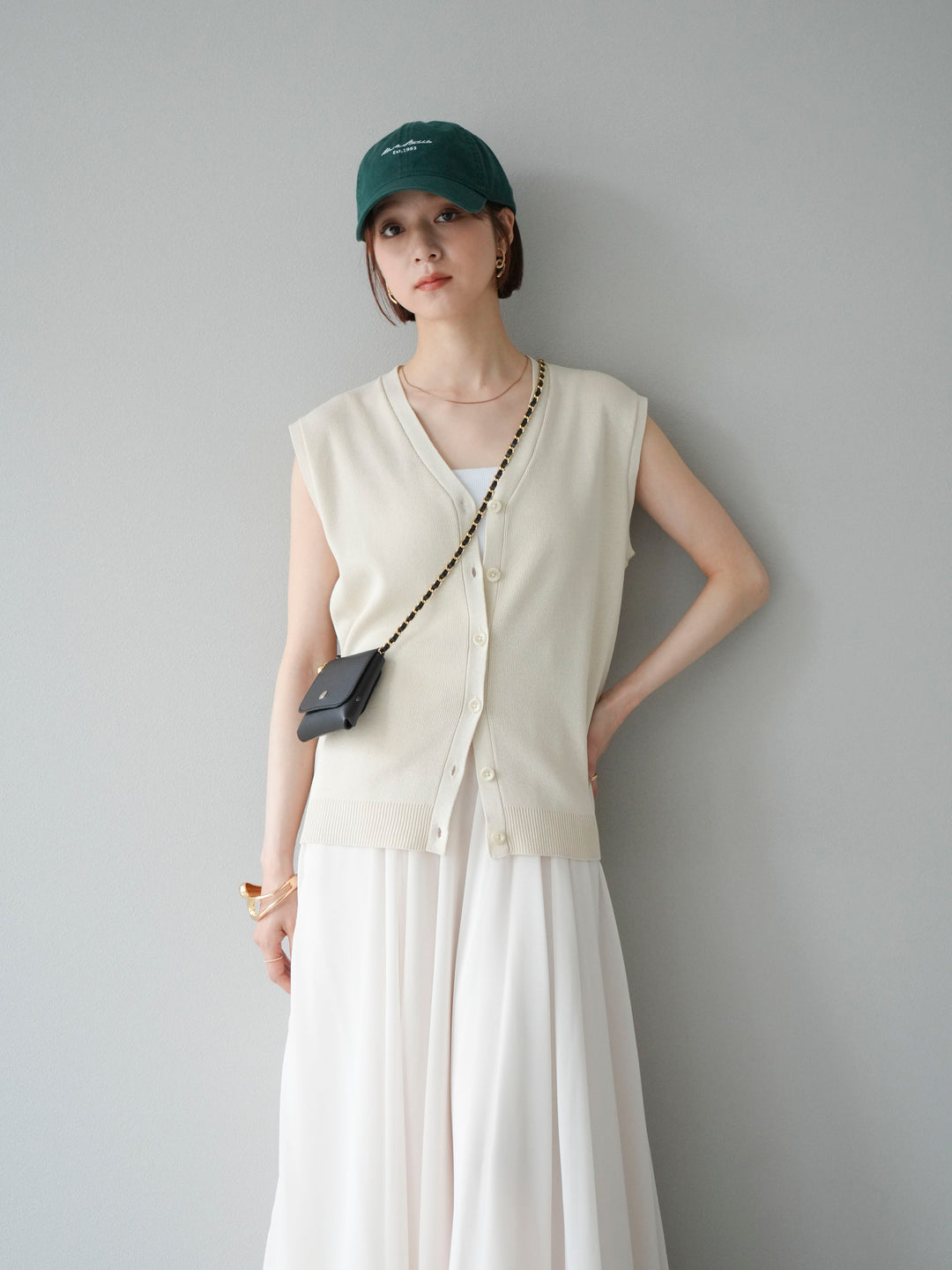 [SET] V領人造絲針織背心+雪紡喇叭裙（2件組）