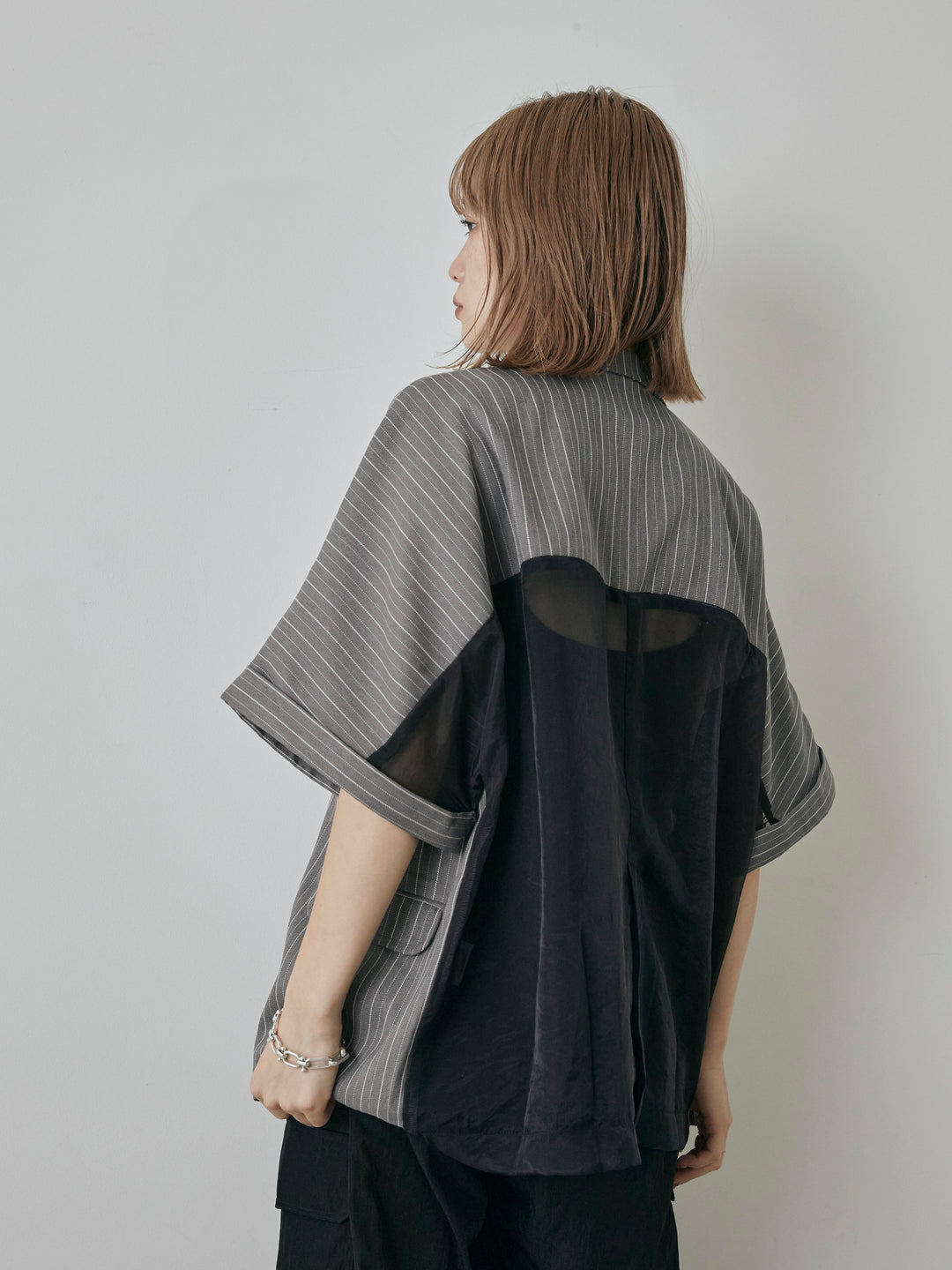[予約]バックオーガンジーヘリンボーンストライプハーフジャケット/チャコール