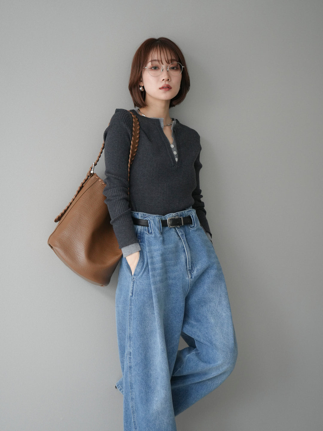 [SET]バイカラーキーネックリブニットトップス+ハイウエストベルトループデザインデニムパンツ(2set)