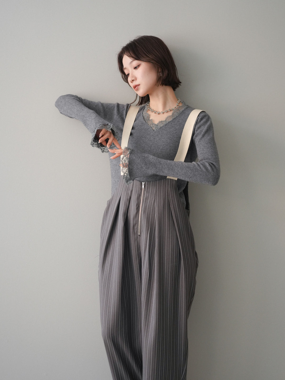 [予約]レースドッキングVネックニットトップス/gray