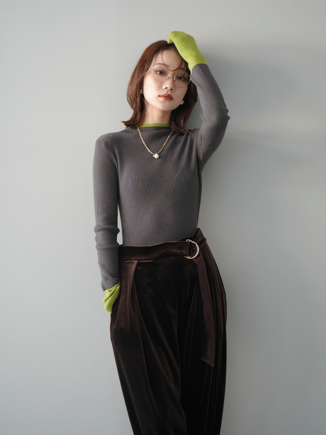 [SET]袖ボタンハイネック配色リブニットトップス+ベロアベルトスリムパンツ(2set)