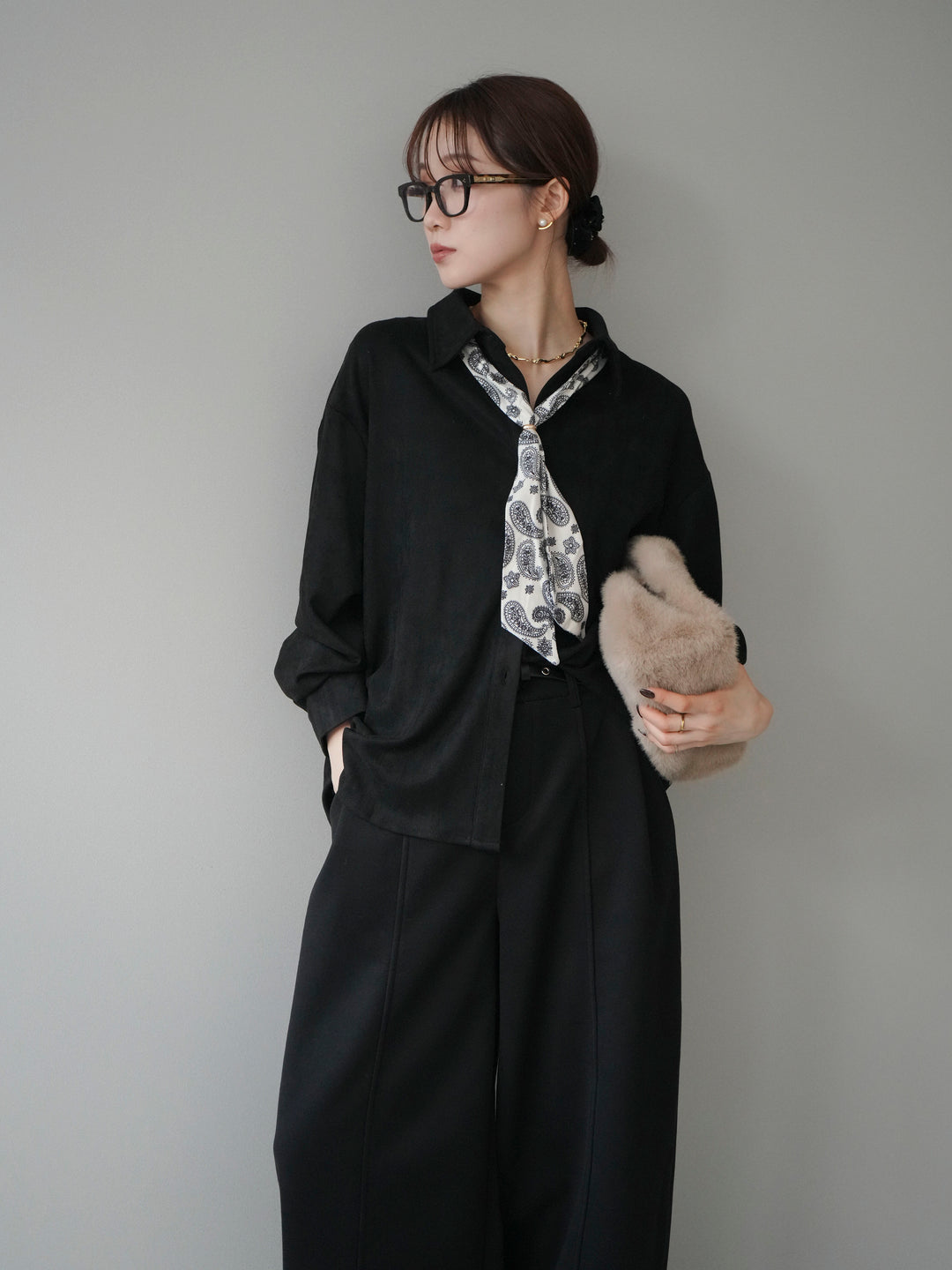 [予約]スカーフ付きスエードシャツ/black