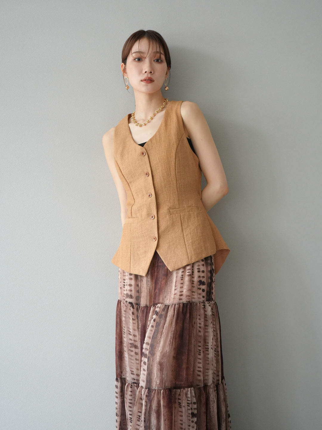 [SET]リネンタッチバックオープンベスト＆ニュアンス柄マキシスカートSET UP(2set)
