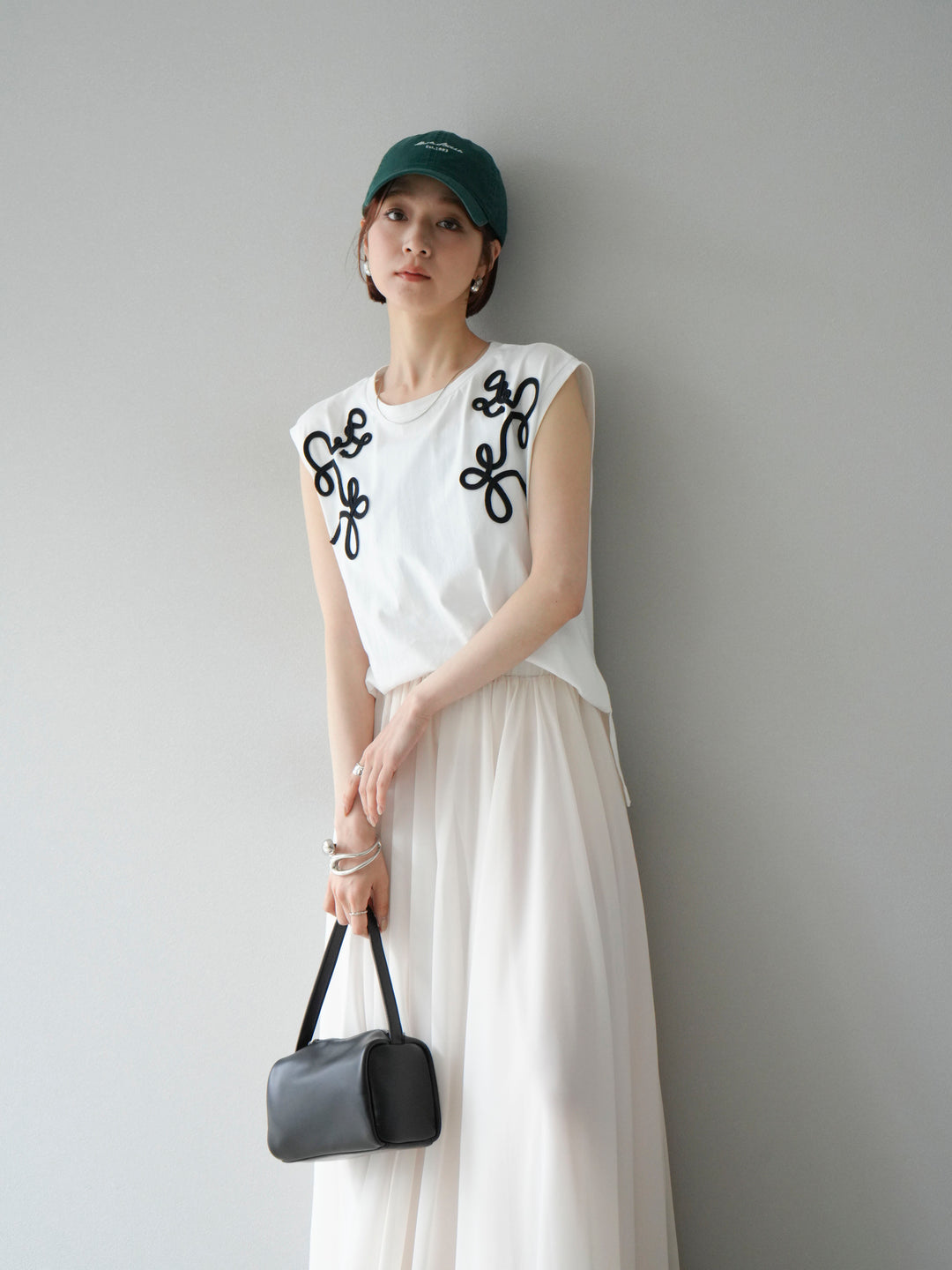 [SET] 繩繡法式袖T卹+雪紡喇叭裙（2件組）