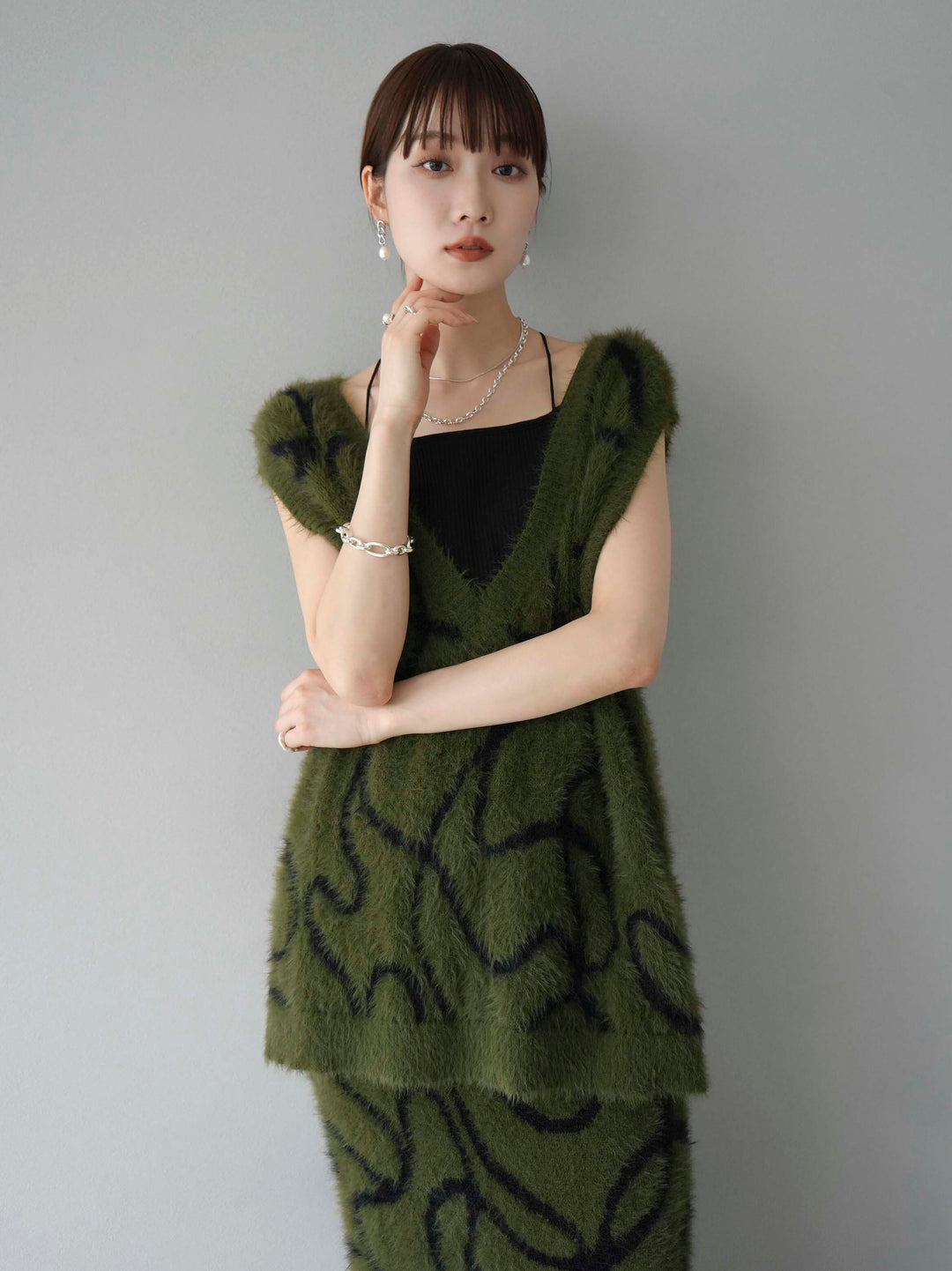 [SET] 線狀毛絨針織背心 + 線狀毛絨針織裙 (2套)