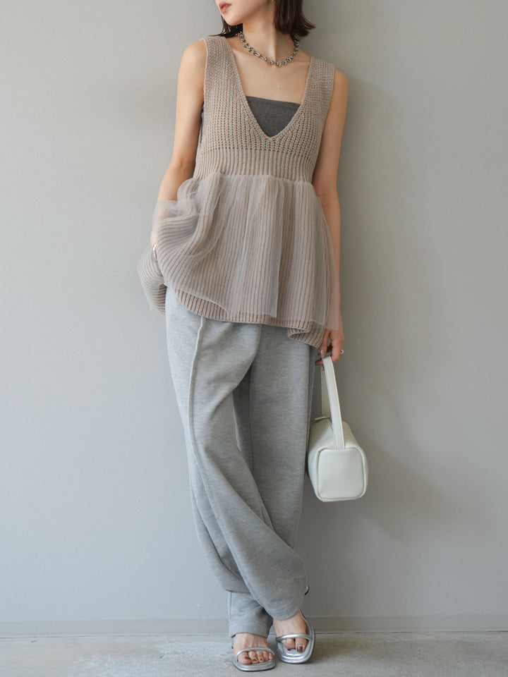 [SET] 薄紗層疊荷葉邊針織背心 + 兩用設計運動褲（2 件組）