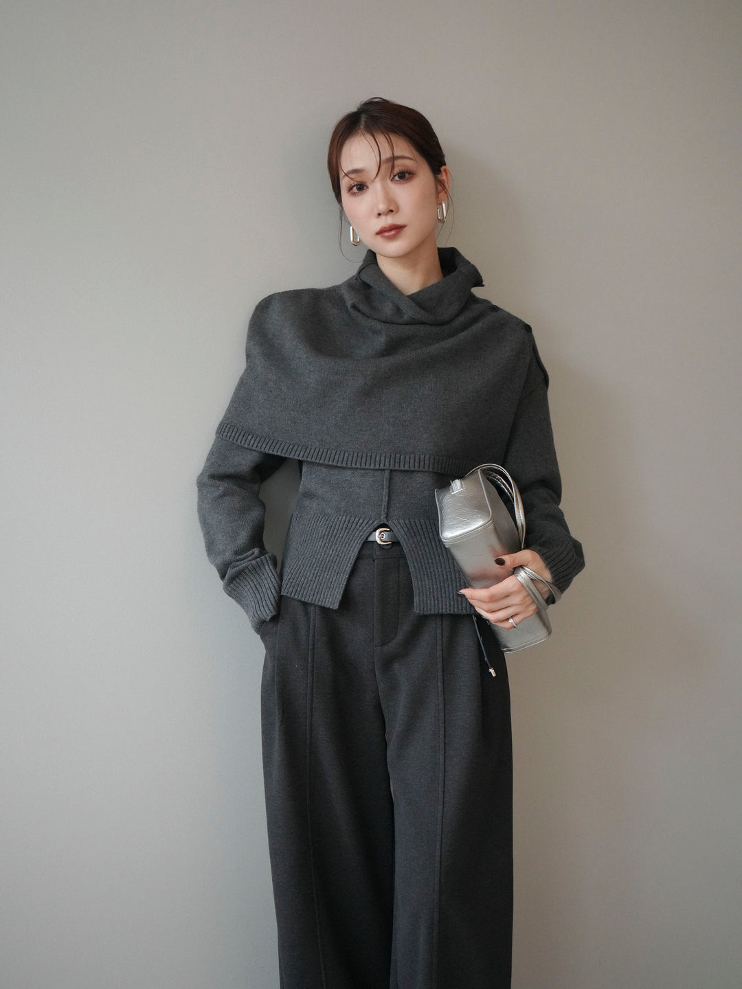 [予約]フロントスリットネックアンサンブルニット/charcoal