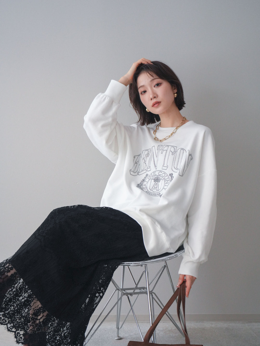 [予約]カレッジロゴ刺繍BIGスウェットプルオーバー/offwhite