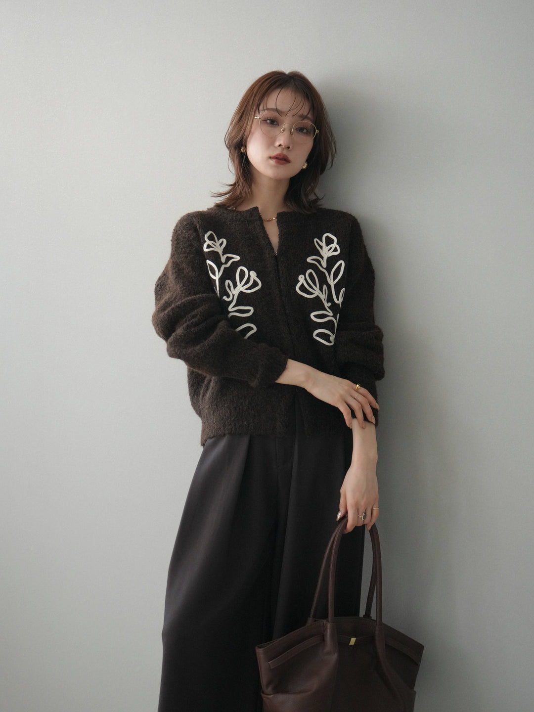 [予約]テープ刺繍ホック開きブークレニットカーディガン/darkbrown