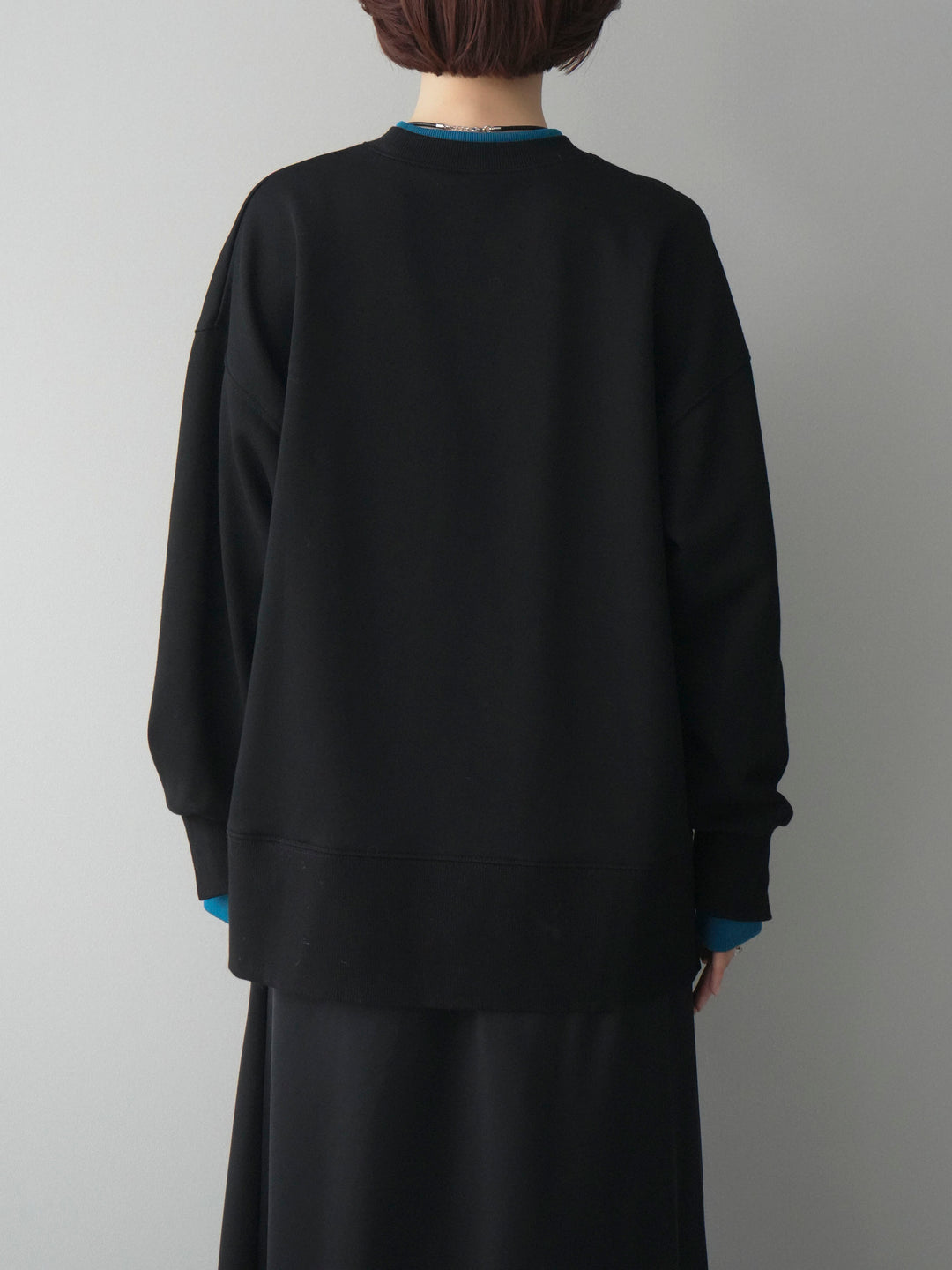 [予約]配色レイヤードデザインスエットプルオーバー/black