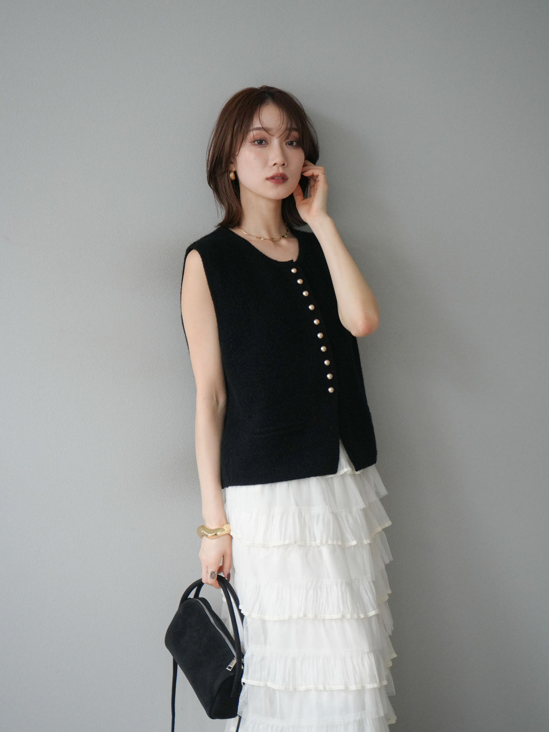 [予約]ゴールドボタンコンパクトニットベスト/ブラック