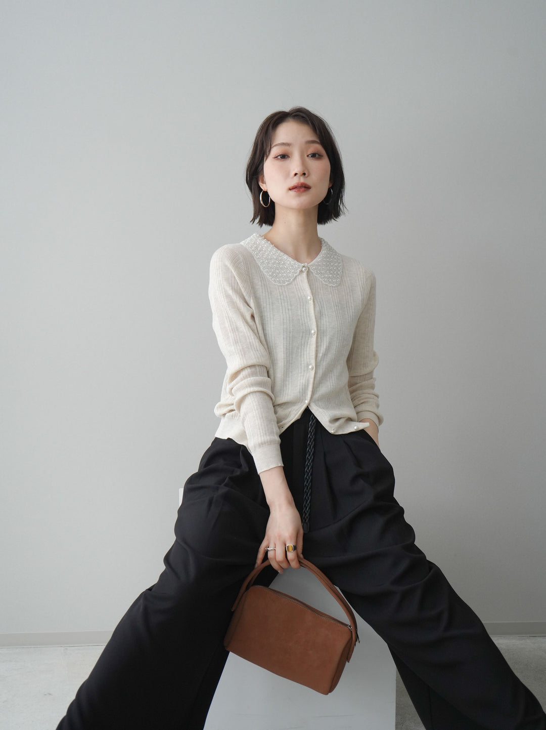 [予約]ビジュー襟パールボタンニットカーディガン/ivory