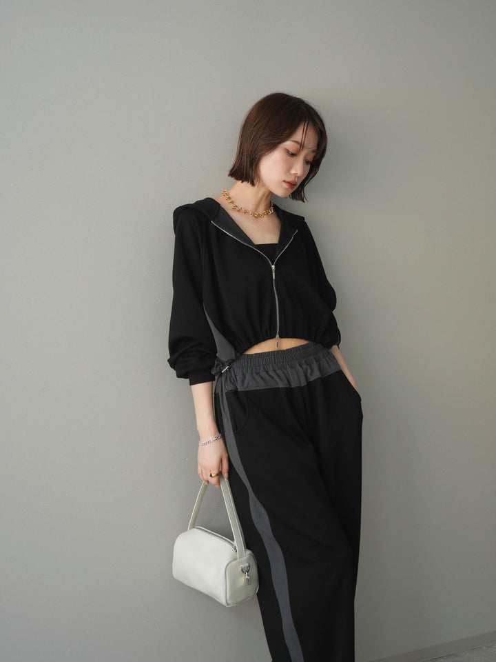 [予約]バイカラー異素材ライトポンチクロップドZIPフーディー/black