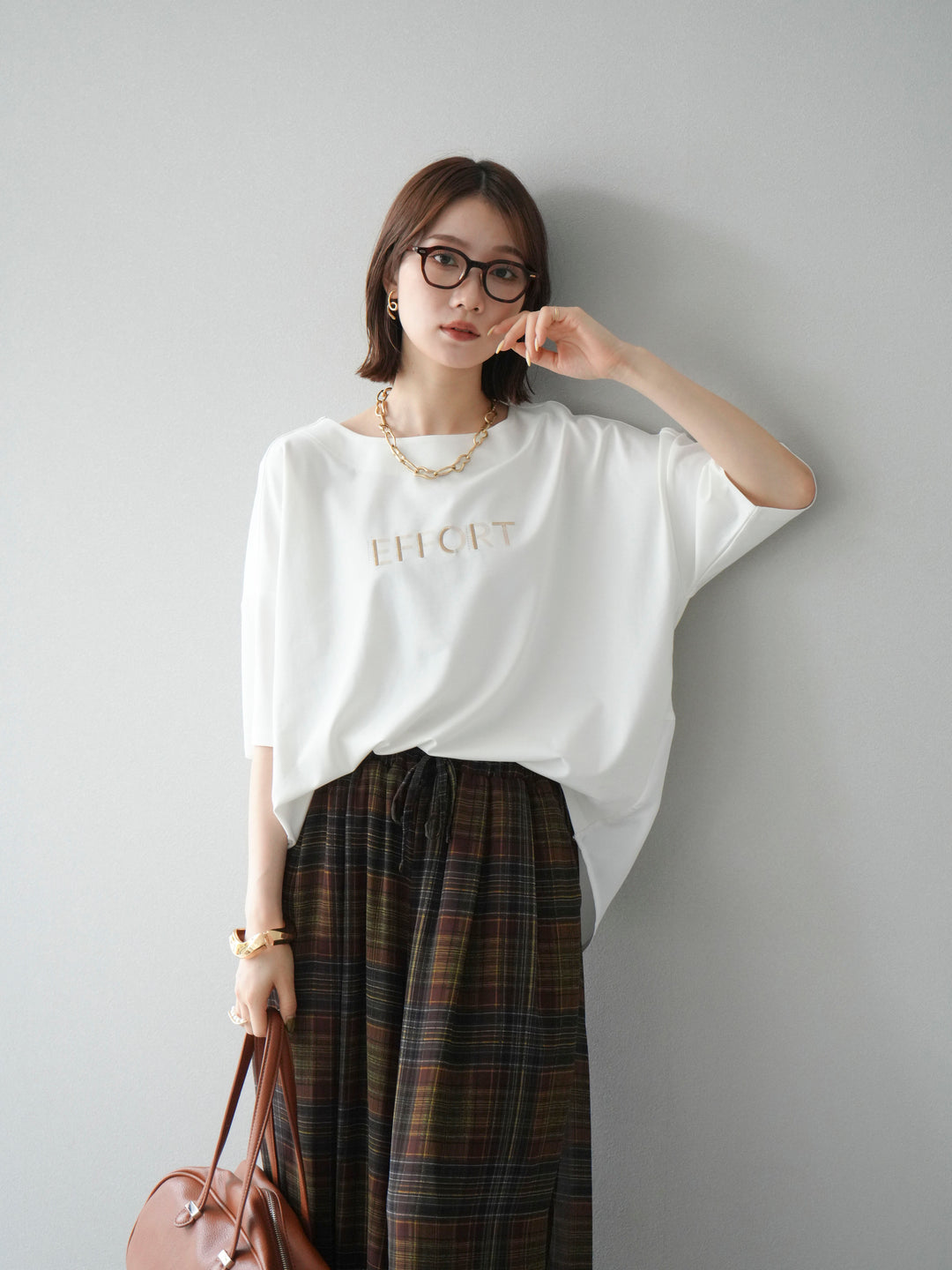 [套裝] 不同材質金屬標誌刺繡 x 印花T卹 + 透視格紋寬鬆褲（2 件套）