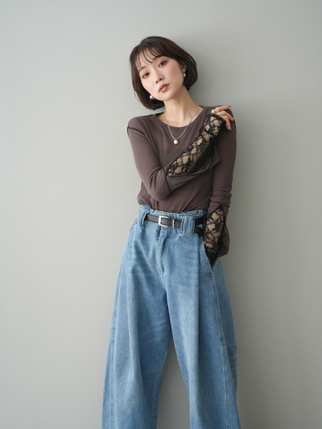 [SET]袖レースレイヤードデザインメロートップス+ハイウエストベルトループデザインデニムパンツ(2set)