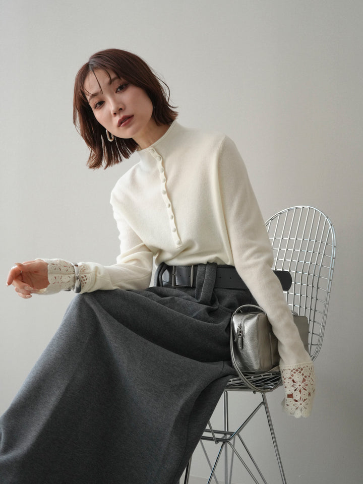 [予約]袖スカラップレースフロントボタンウールニットトップス/white
