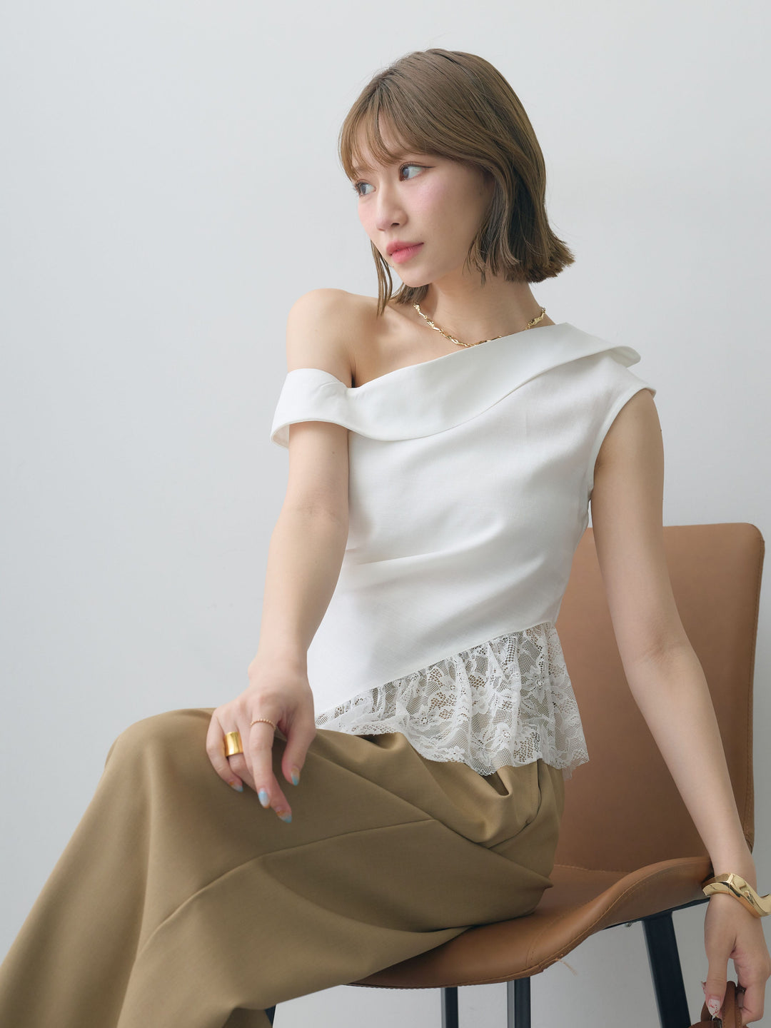 [SET]アシンメトリーラッフルレースヘムトップス+クレープデシンタックワイドパンツ(2set)
