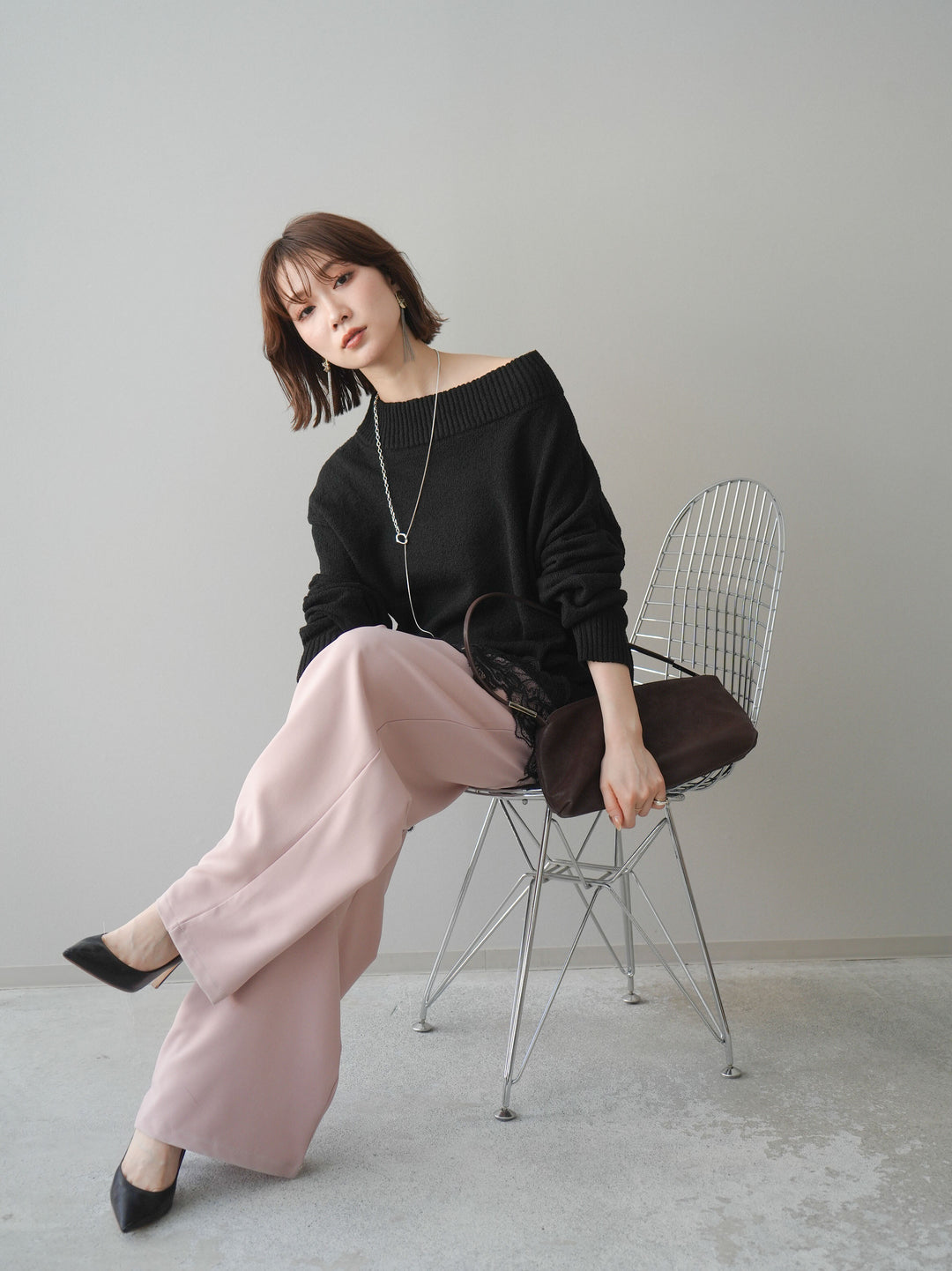 [SET]アシンメトリーレースヘムニットプルオーバー+ベルト付キーホルダーモチーフワイドパンツ(2set)