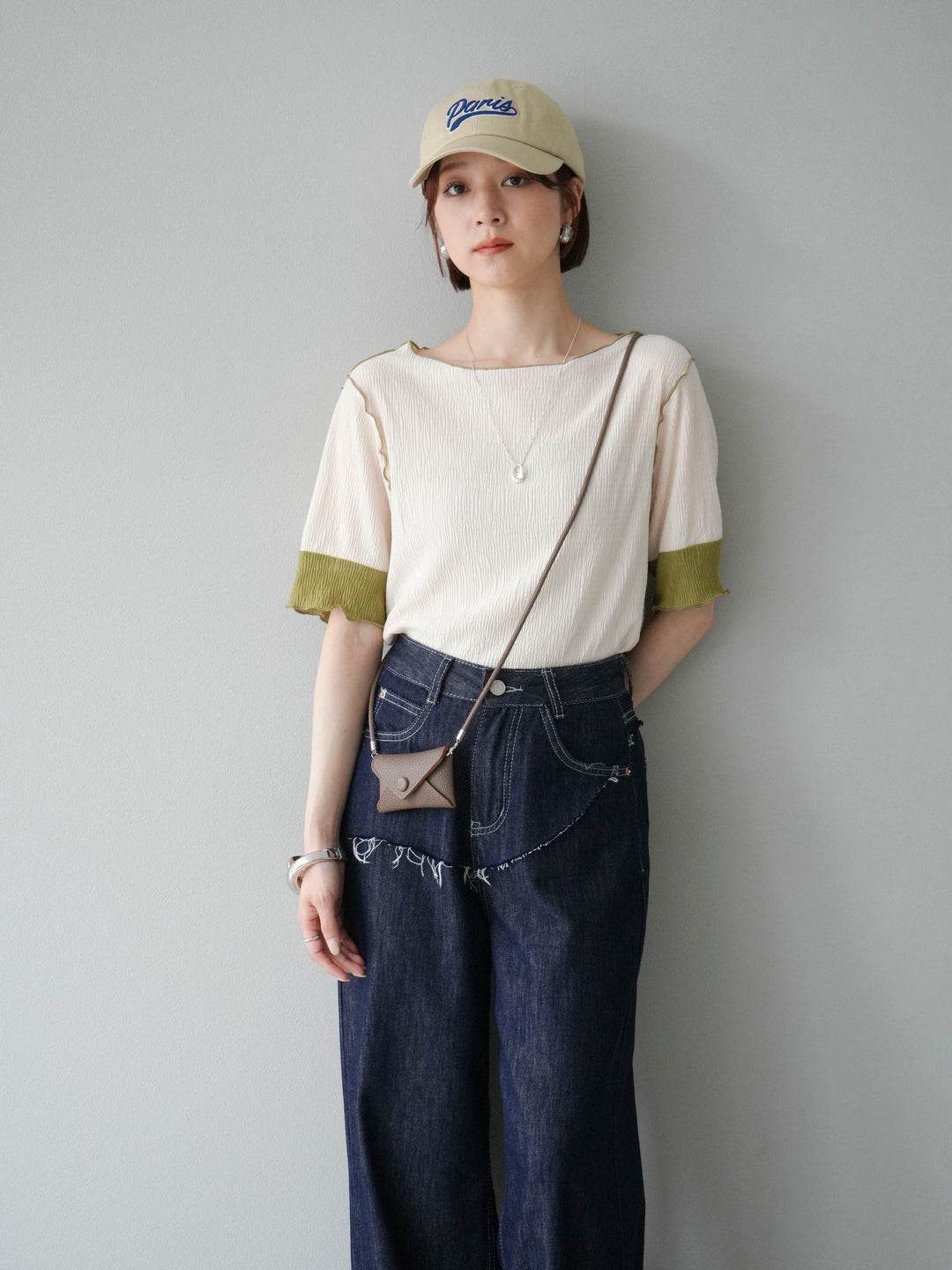 [SET] 百褶同色船領套頭衫 + 臀部設計牛仔褲（2 件組）