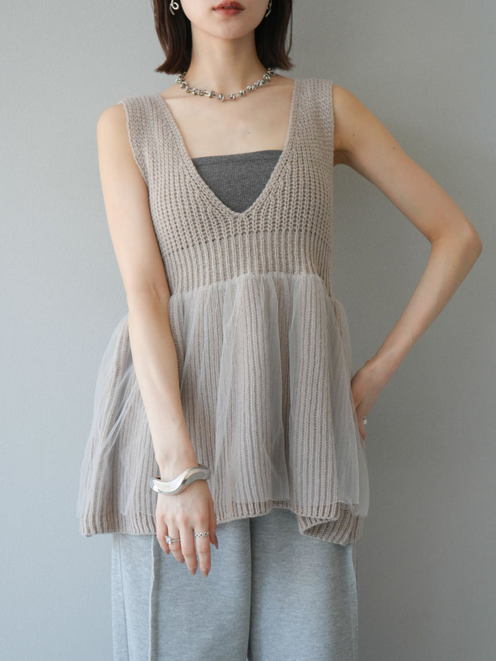 [SET] 薄紗層疊荷葉邊針織背心 + 兩用設計運動褲（2 件組）