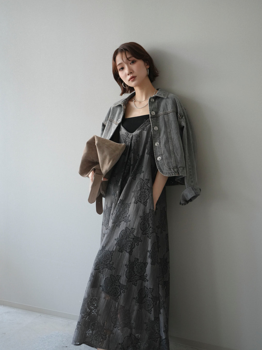 【套裝】花朵蕾絲吊帶洋裝+圓領修身牛仔外套（兩件套）