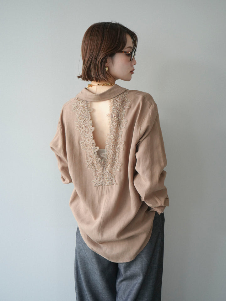 [予約]バックVレースデザインシャツ/beige