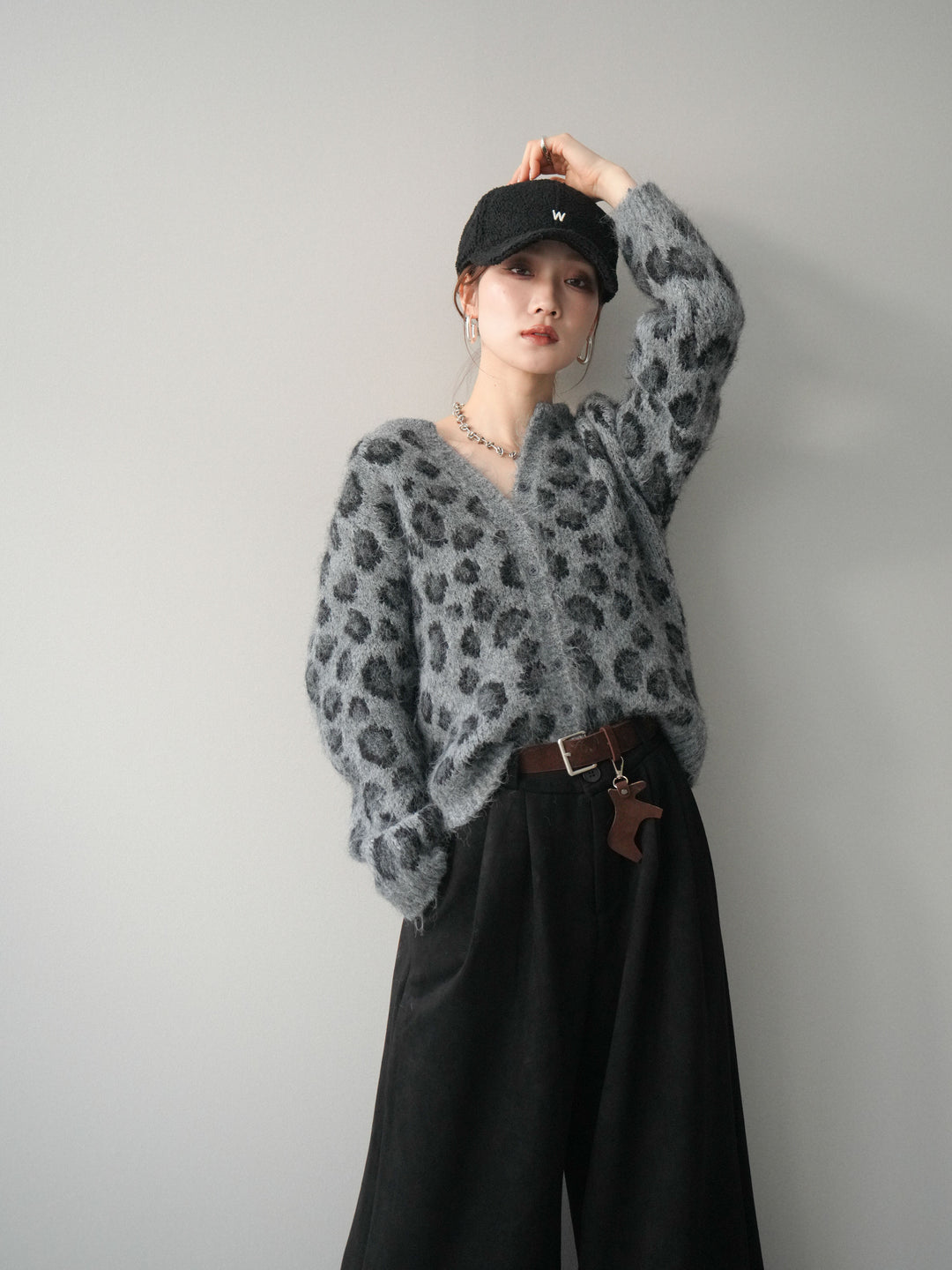 [SET]モヘアタッチレオパード柄ニットカーディガン+モチーフベルト付スエードタックワイドパンツ(2set)