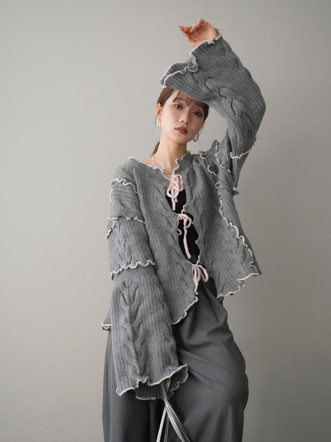 [SET]フロントリボン配色メローニットカーディガン+テープベルトタックバギーパンツ(2set)