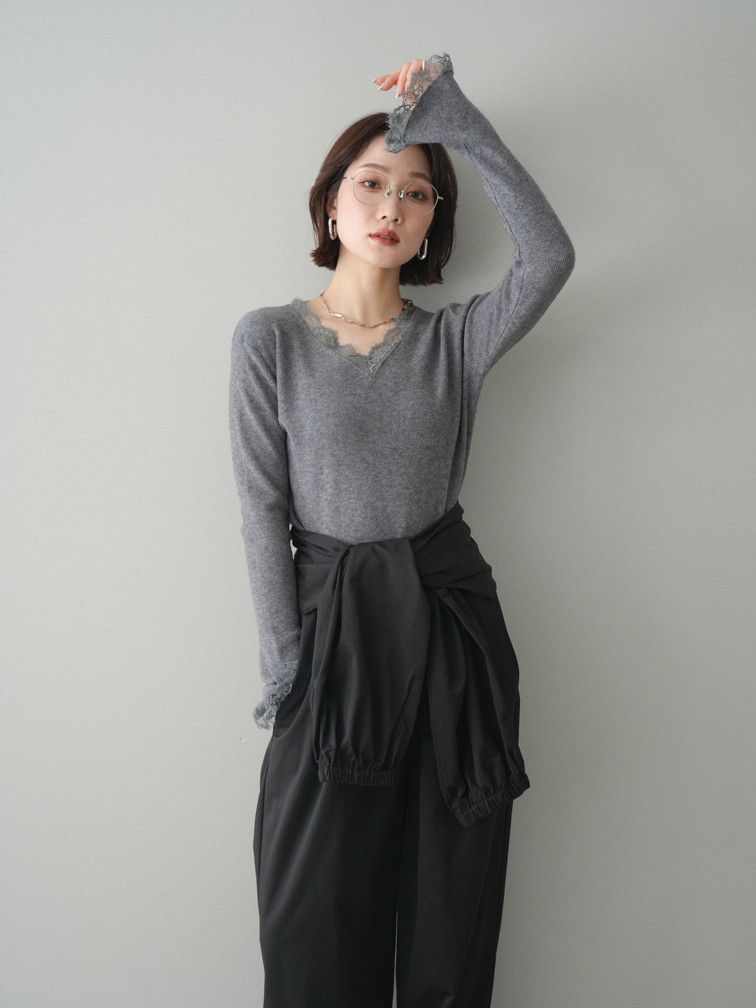 [予約]レースドッキングVネックニットトップス/gray