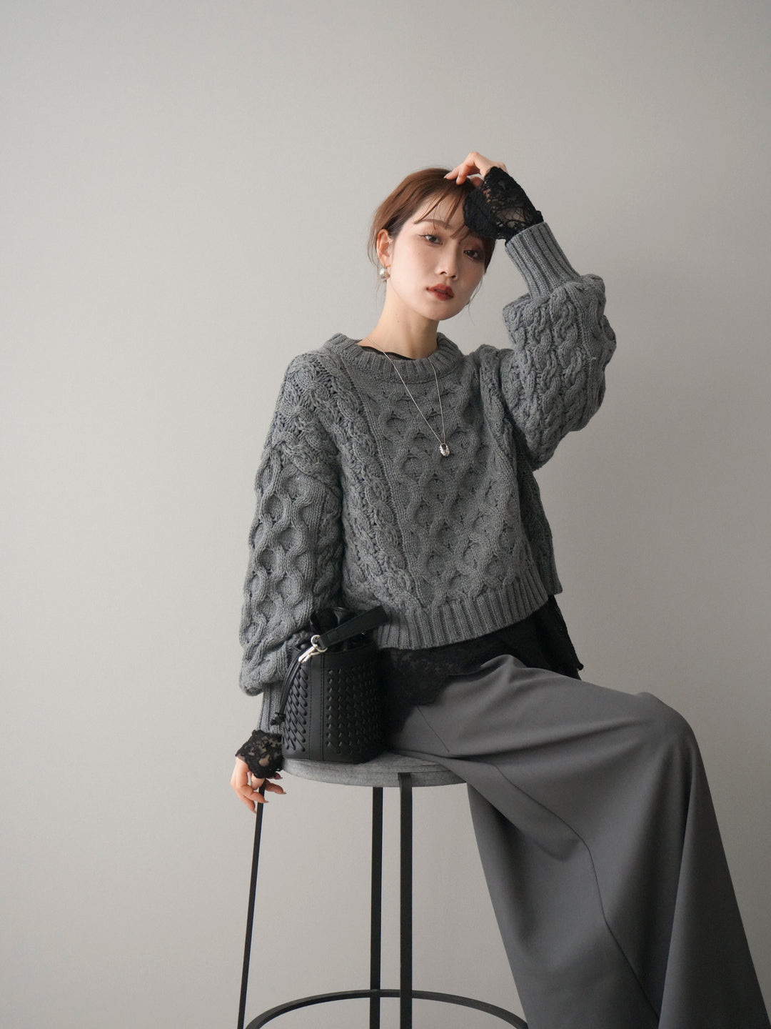 [SET]バルキーケーブルクロップドニットプルオーバー+テープベルトタックバギーパンツ(2set)