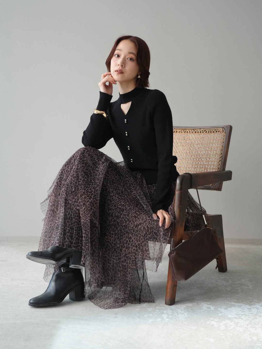 [予約]チョーカーデザインボタンリブニットトップス/black