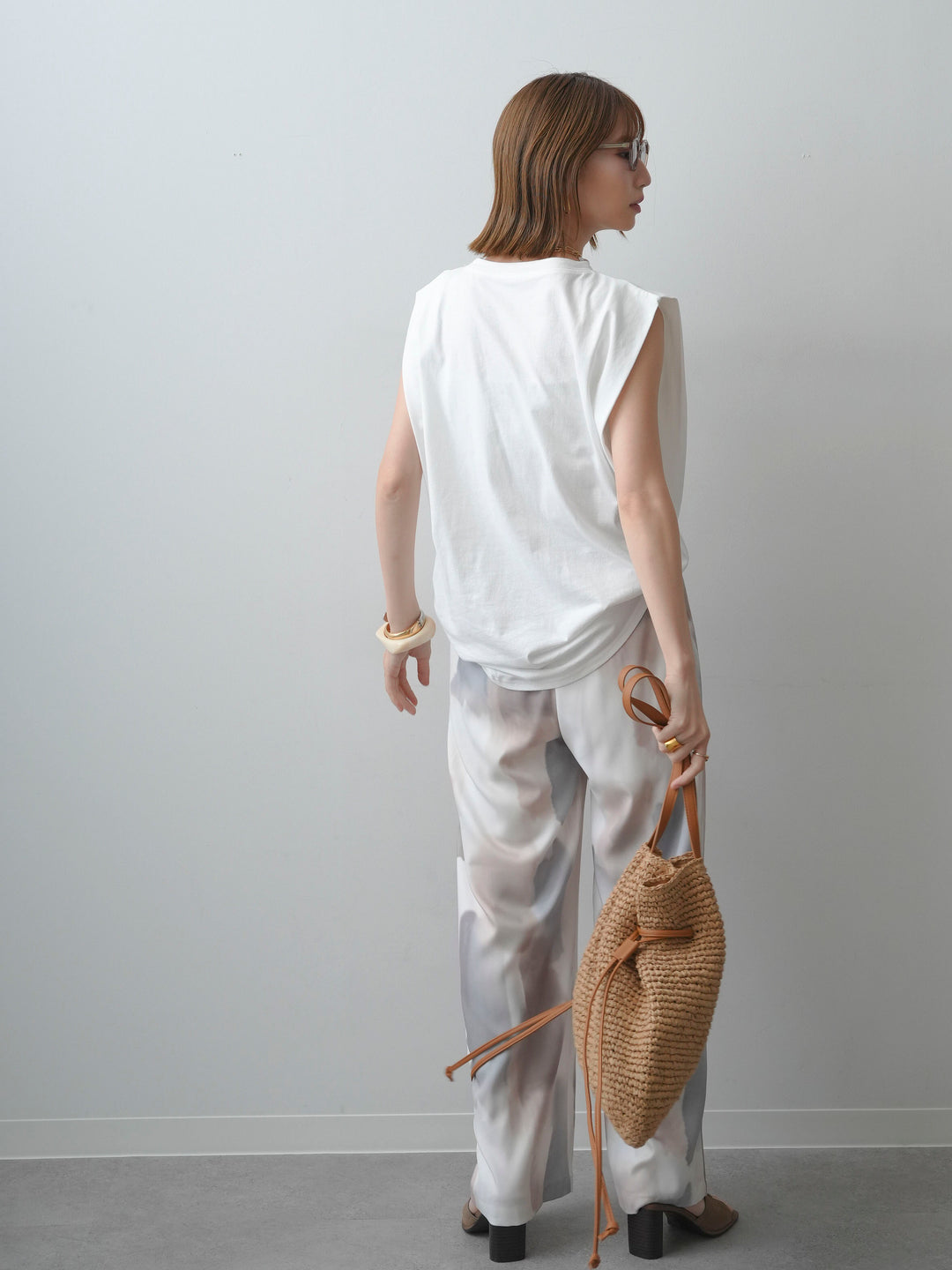【套裝】肩部收褶無袖寬鬆T卹+水彩印花垂墜休閒褲（兩件組）